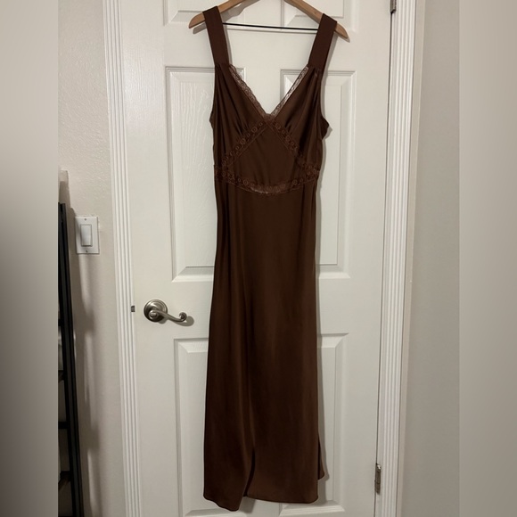 Emory Laced slip dress in Chocolate Bardot New without tags - Picture 6 of 8